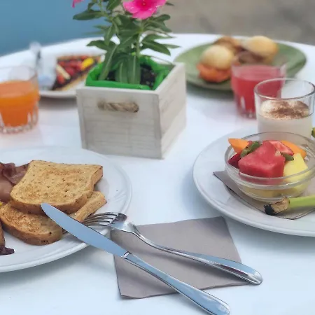 Liberty - Parking & Hotel 3*