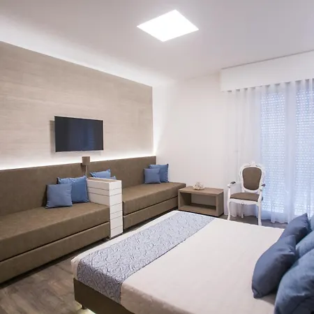 Liberty - Parking & 3* Riccione