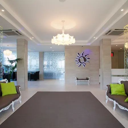 Liberty - Parking & 3* Riccione