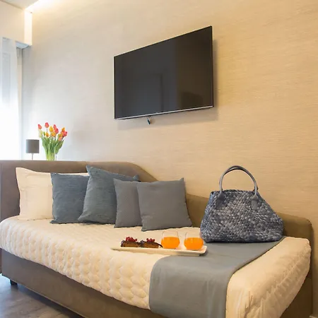 Liberty - Parking & 3* ريتشيوني