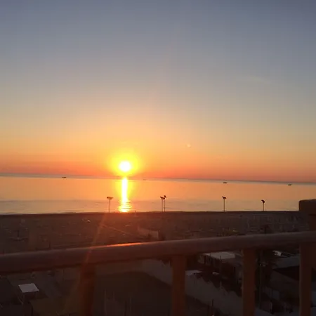 Liberty - Parking & Hotel 3*