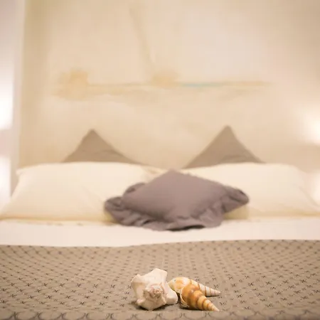 Liberty - Parking & 3* ريتشيوني