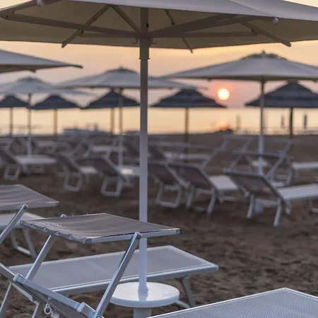 Liberty - Parking & Hotel