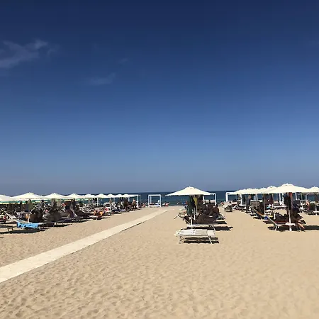 Liberty - Parking & فندق