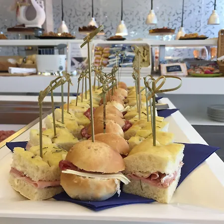 Liberty - Parking & 3* Riccione