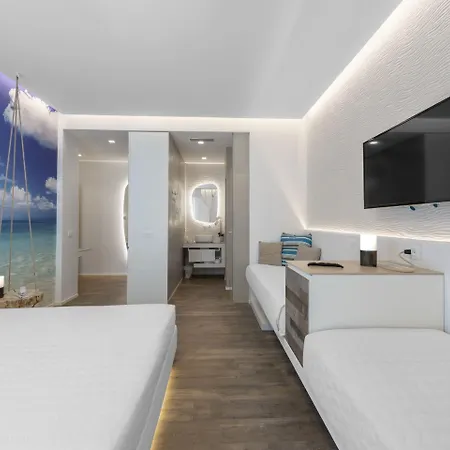 Liberty - Parking & 3* Riccione