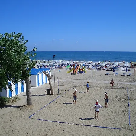 Liberty - Parking & 3* Riccione