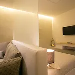 Liberty - Parking & Hotel