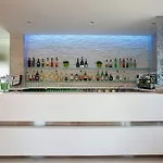Liberty - Parking & 3* Riccione