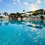 Liberty - Parking & Hotel 3*