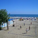 Liberty - Parking & 3* Riccione