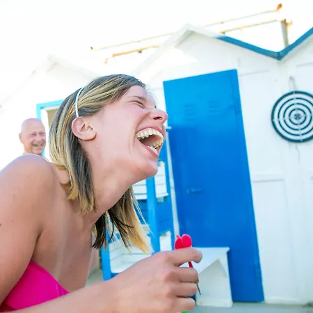 Liberty - Parking & 酒店 里乔内