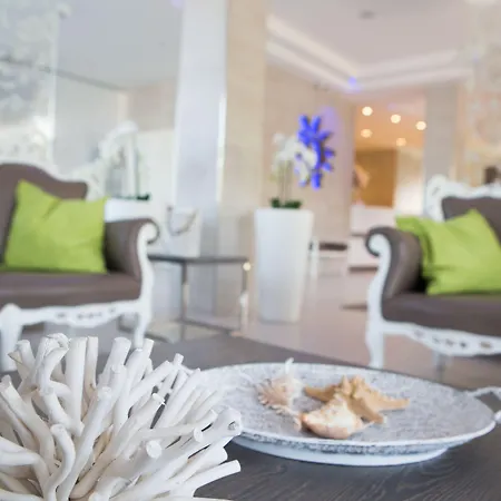 Liberty - Parking&beach Included Hotel 3*