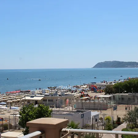 Liberty - Parking&beach Included Riccione