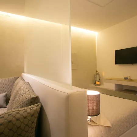 Liberty - Parking & Hotel