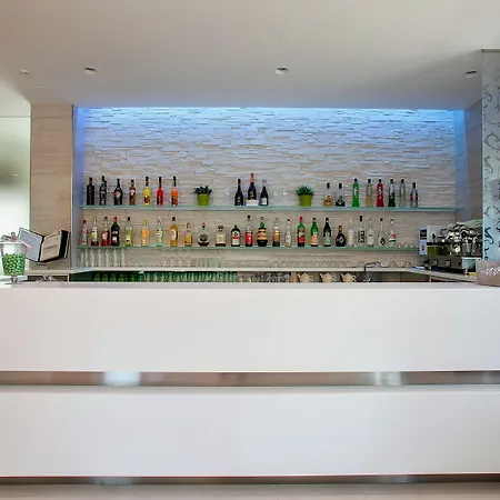 Liberty - Parking & 3* Riccione