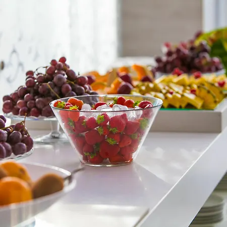 Liberty - Parking & 里乔内