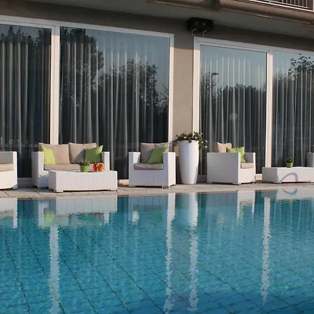 Otel Liberty - Parking & Included 3*