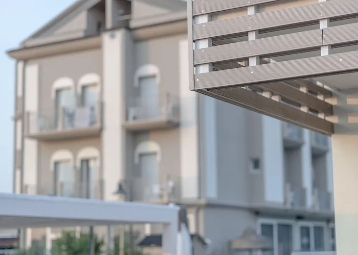 Liberty - Parking & 3* Riccione