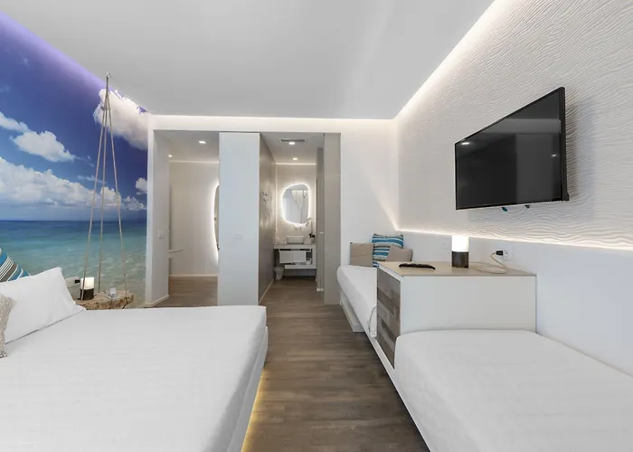 Liberty - Parking & 3* Riccione