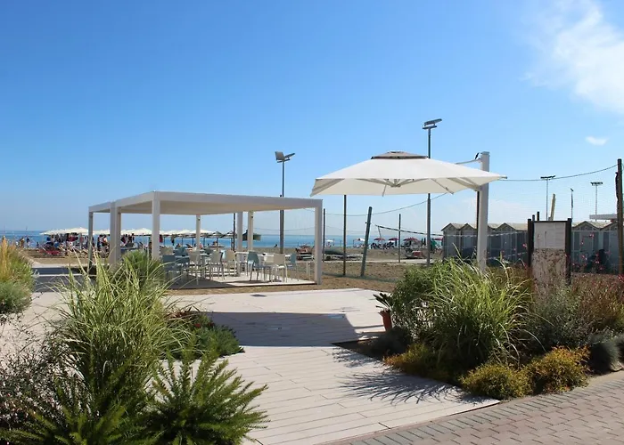 Liberty - Parking & Hotel 3*